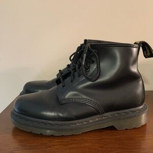 Dr Marten 101 Smooth Leather Ankle Boot